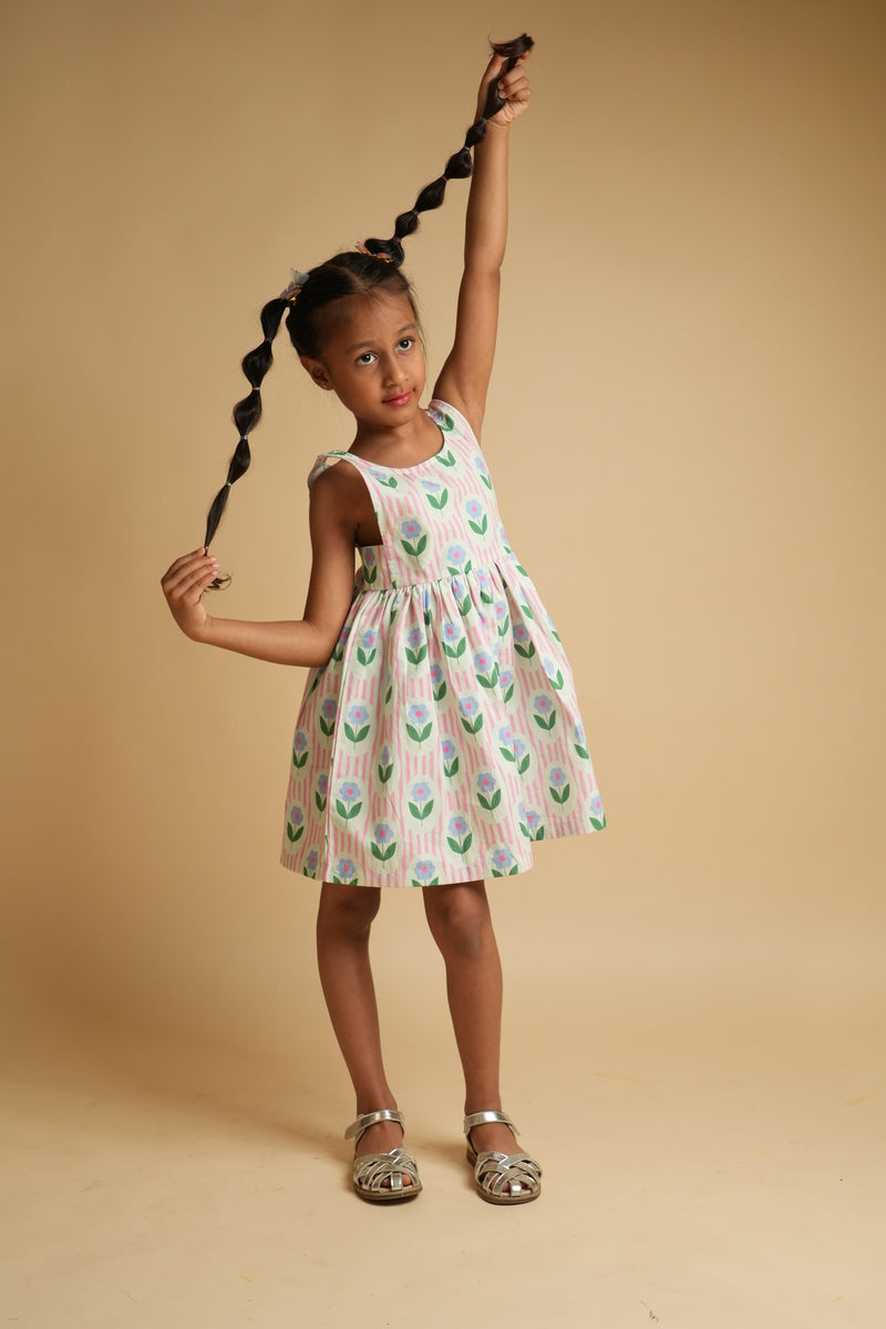 Girls Scalloped Back Cotton Dress – Vintage Floral Pop