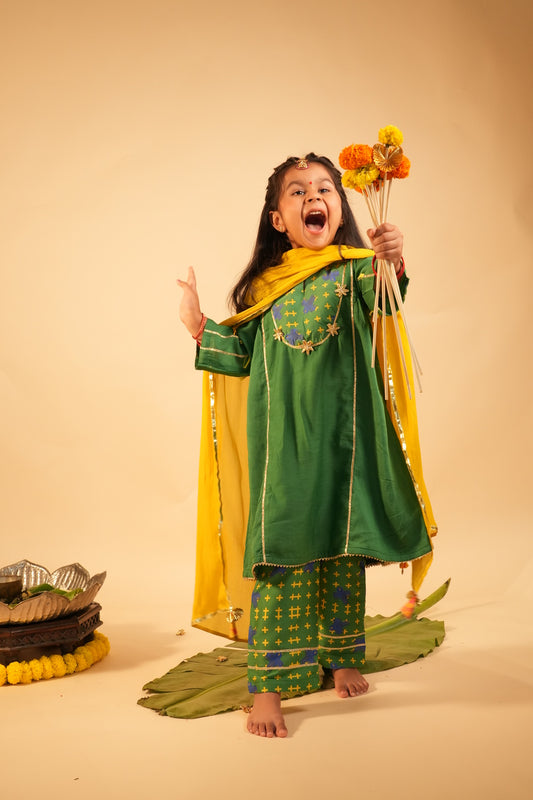 Hari Chandini – Neela Parinda (Girls Kurta Pants Dupatta Set)