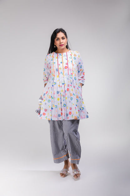 The Ditsy Floral Mom Cotton Kurta & Wide-Leg Pants Set