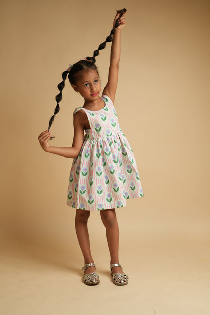 Girls Scalloped Back Cotton Dress – Vintage Floral Pop