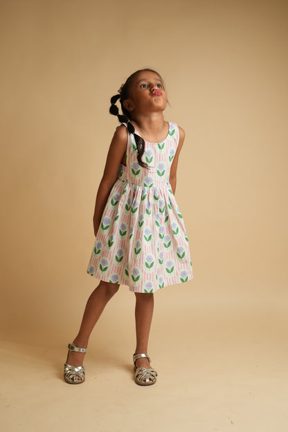 Girls Scalloped Back Cotton Dress – Vintage Floral Pop
