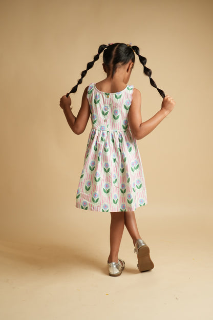 Girls Scalloped Back Cotton Dress – Vintage Floral Pop